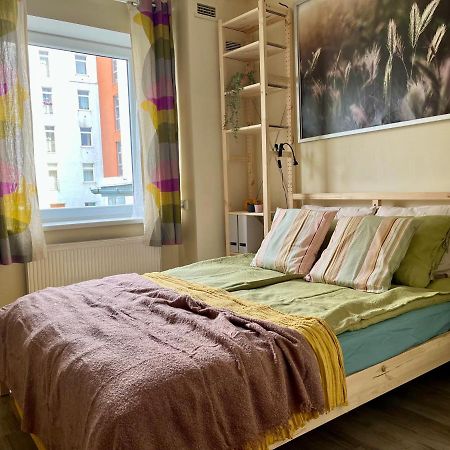 Cozy Vibes Like Home It Is Quiet Apartment With Three Bedrooms Рига Екстериор снимка