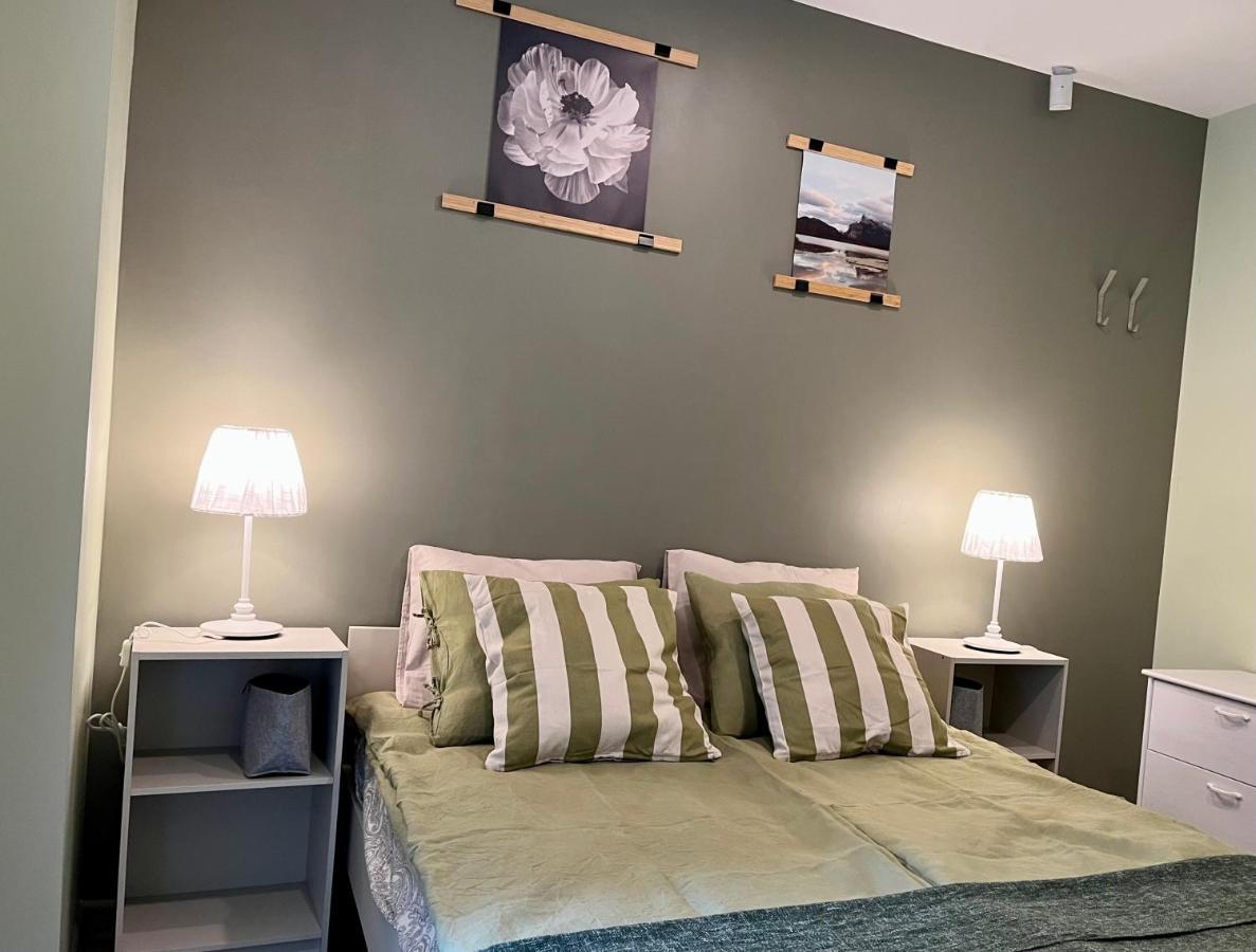 Cozy Vibes Like Home It Is Quiet Apartment With Three Bedrooms Рига Екстериор снимка