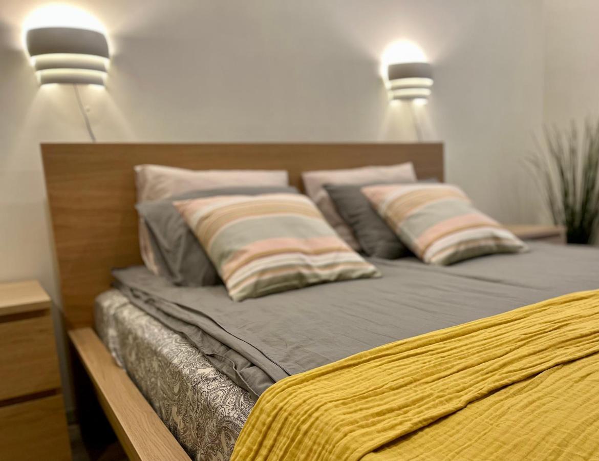 Cozy Vibes Like Home It Is Quiet Apartment With Three Bedrooms Рига Екстериор снимка