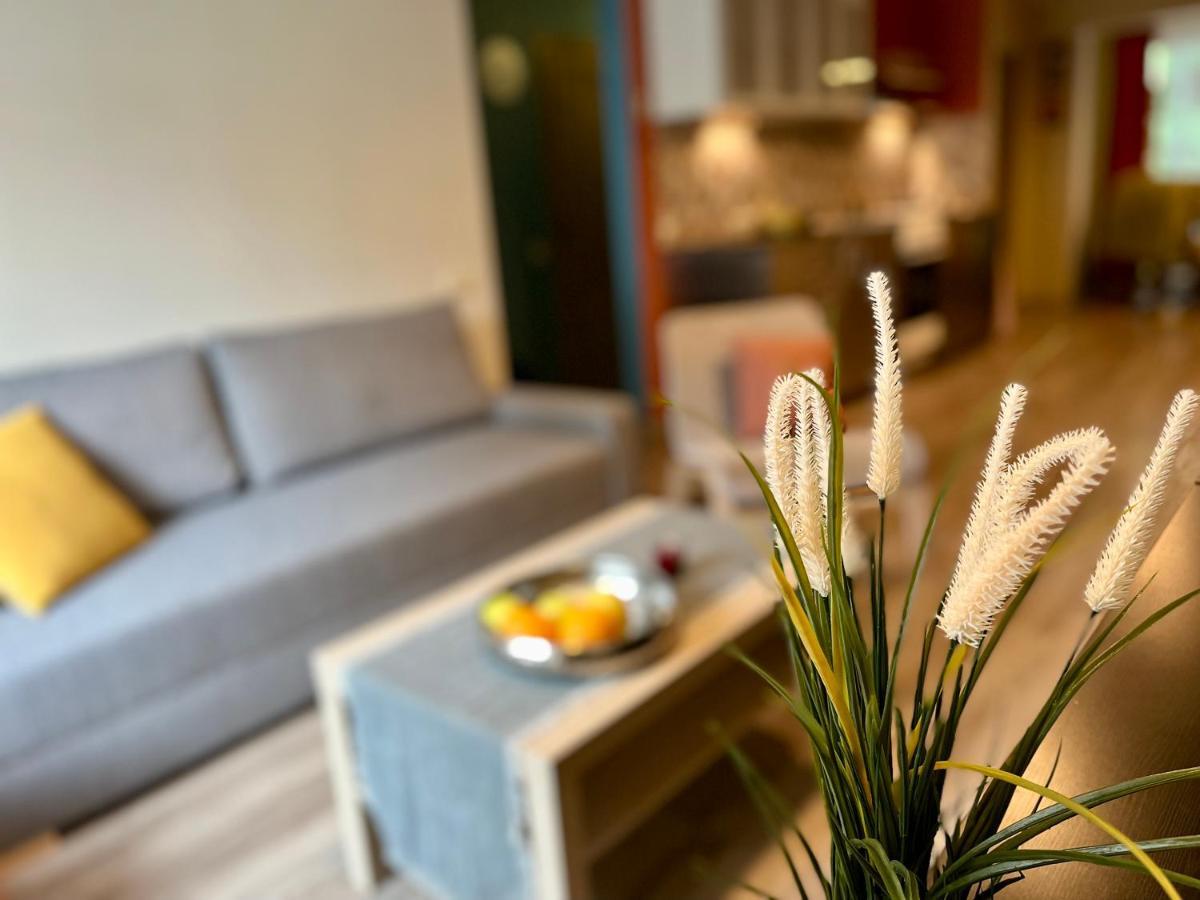Cozy Vibes Like Home It Is Quiet Apartment With Three Bedrooms Рига Екстериор снимка