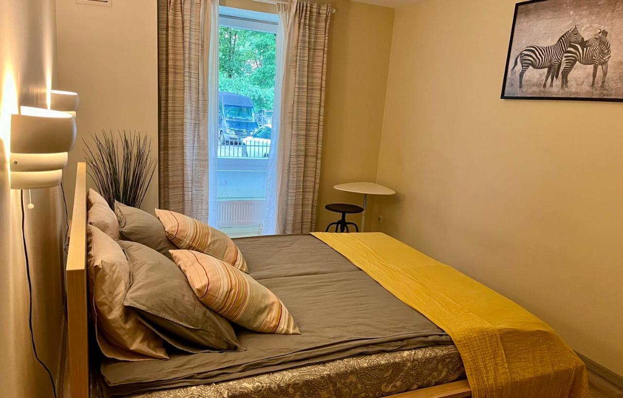 Cozy Vibes Like Home It Is Quiet Apartment With Three Bedrooms Рига Екстериор снимка