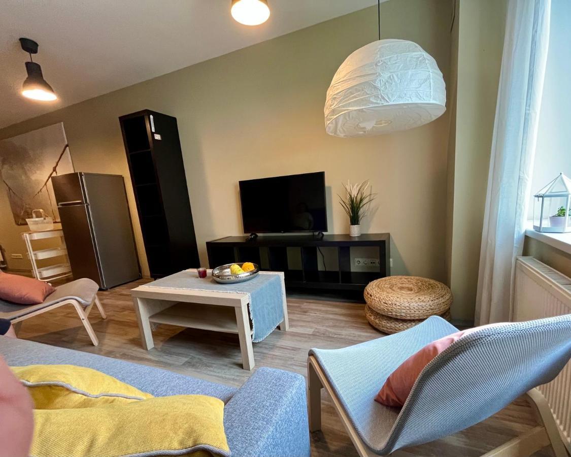Cozy Vibes Like Home It Is Quiet Apartment With Three Bedrooms Рига Екстериор снимка