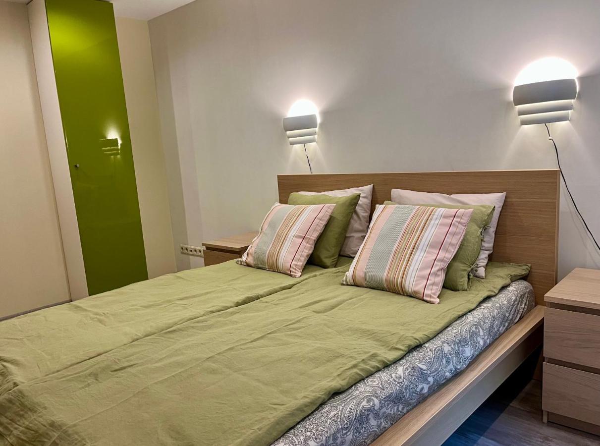 Cozy Vibes Like Home It Is Quiet Apartment With Three Bedrooms Рига Екстериор снимка