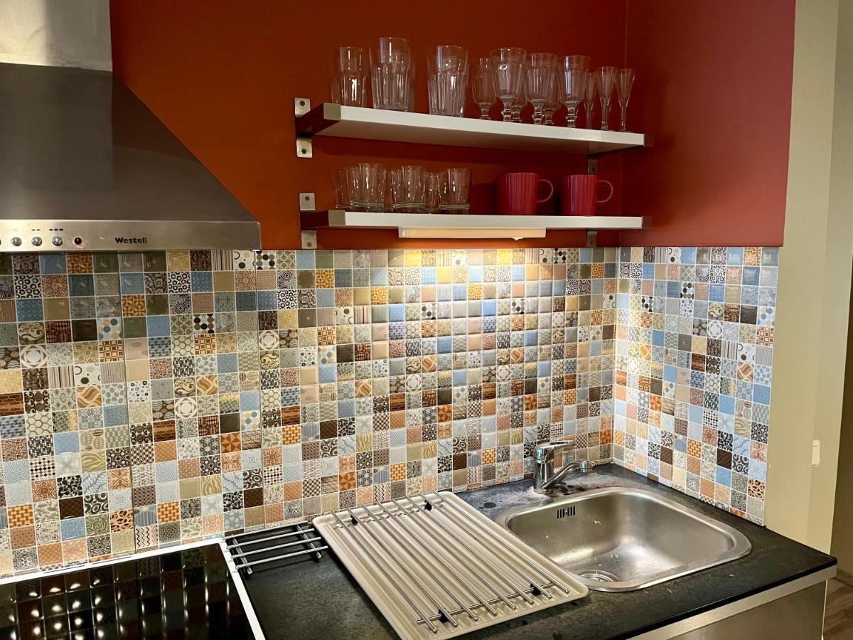 Cozy Vibes Like Home It Is Quiet Apartment With Three Bedrooms Рига Екстериор снимка